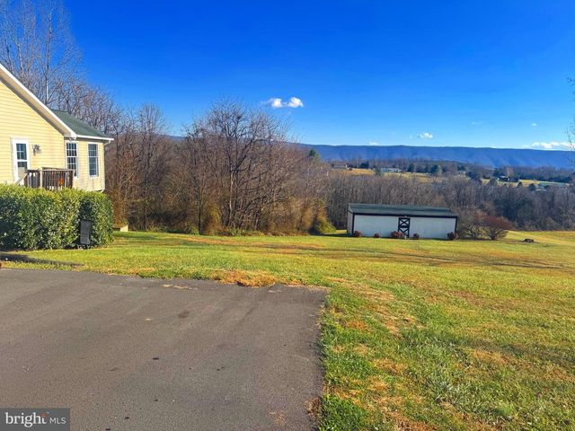 522 MANOR HILL DR, Toms Brook, VA 22660