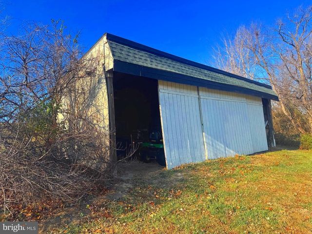 522 MANOR HILL DR, Toms Brook, VA 22660