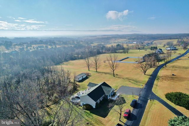 522 MANOR HILL DR, Toms Brook, VA 22660