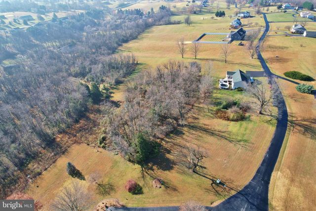 522 MANOR HILL DR, Toms Brook, VA 22660