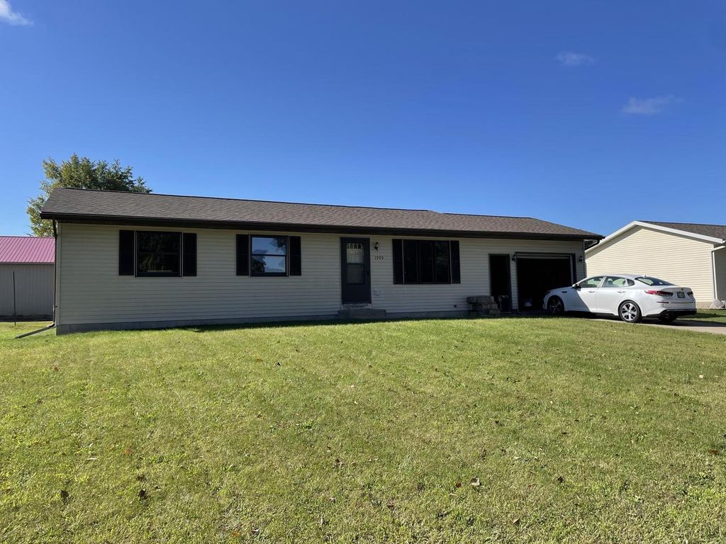 1905 Henry Johns BOULEVARD, Bangor, WI 54614