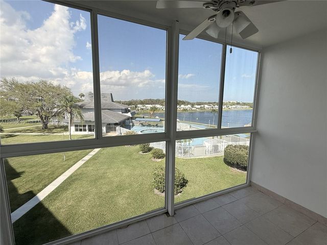 2223 Park Ln 306, Hollywood, FL 33021