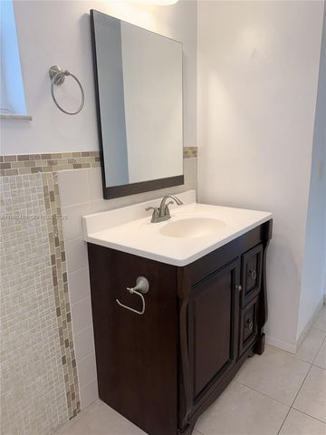 2223 Park Ln 306, Hollywood, FL 33021