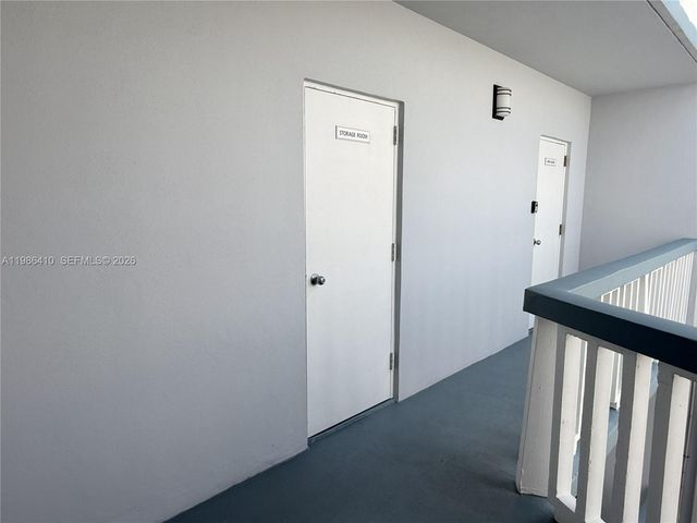 2223 Park Ln 306, Hollywood, FL 33021