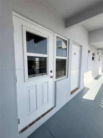 2223 Park Ln 306, Hollywood, FL 33021