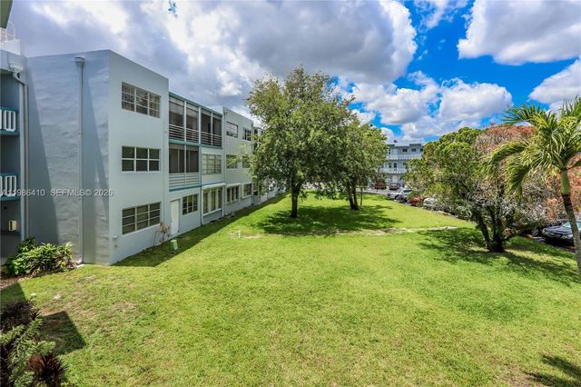 2223 Park Ln 306, Hollywood, FL 33021