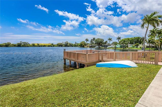 2223 Park Ln 306, Hollywood, FL 33021