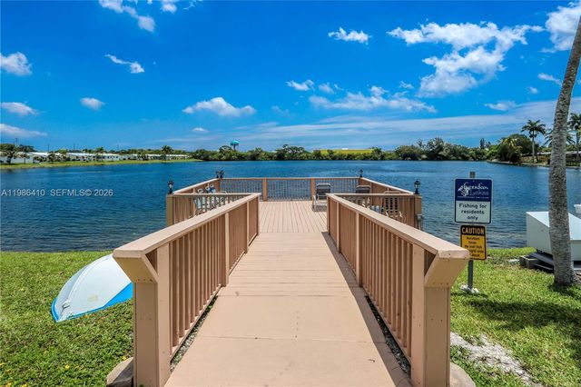 2223 Park Ln 306, Hollywood, FL 33021