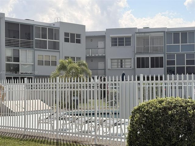 2223 Park Ln 306, Hollywood, FL 33021