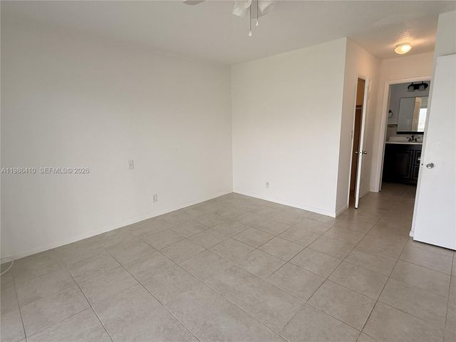 2223 Park Ln 306, Hollywood, FL 33021