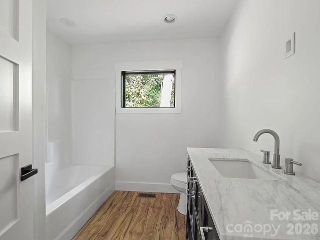 384 Cascada Vista Drive, Chimney Rock, NC 28720