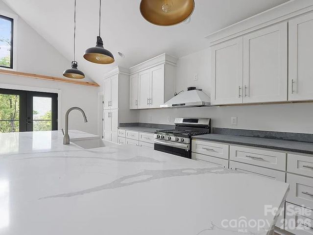 384 Cascada Vista Drive, Chimney Rock, NC 28720