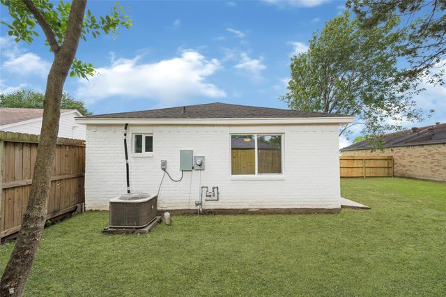 5314 Gayla Lane, Baytown, TX 77521