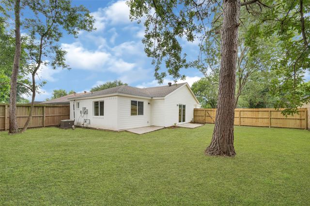 5314 Gayla Lane, Baytown, TX 77521