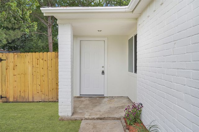 5314 Gayla Lane, Baytown, TX 77521