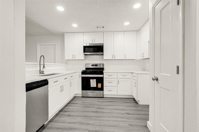 5314 Gayla Lane, Baytown, TX 77521