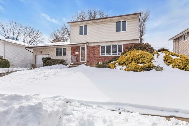 68 Beaumont Drive, Plainview, NY 11803