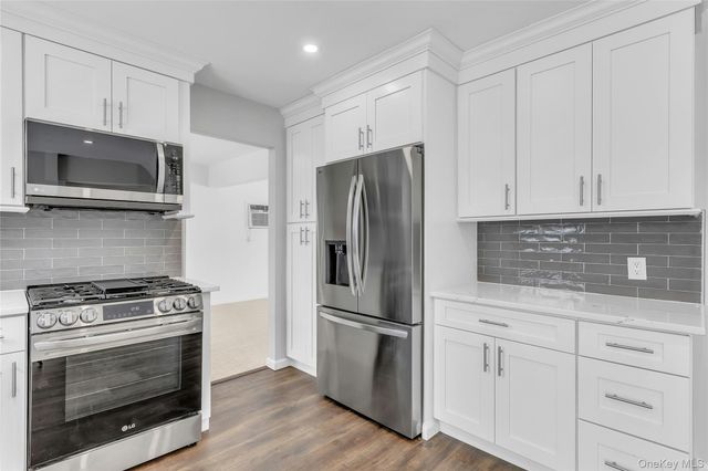 68 Beaumont Drive, Plainview, NY 11803