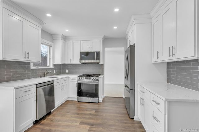 68 Beaumont Drive, Plainview, NY 11803