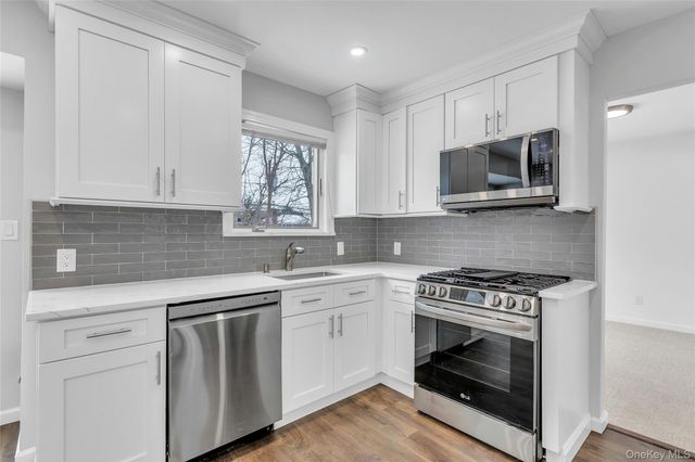 68 Beaumont Drive, Plainview, NY 11803