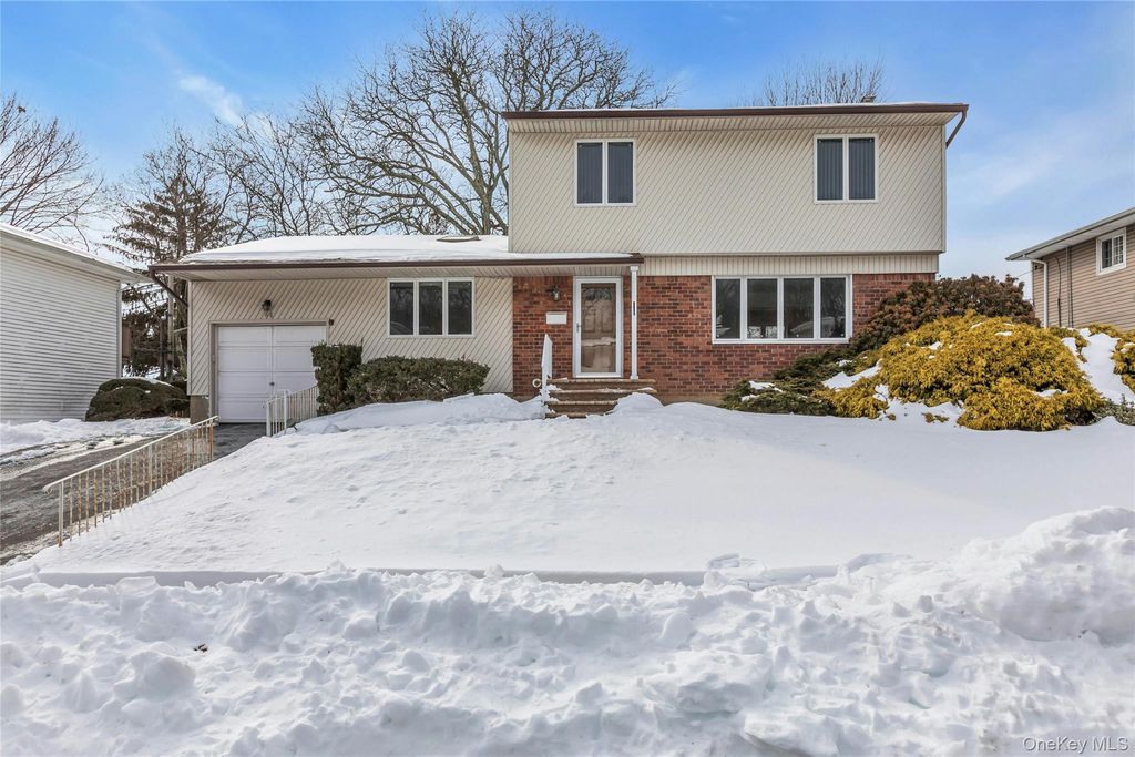 68 Beaumont Drive, Plainview, NY 11803