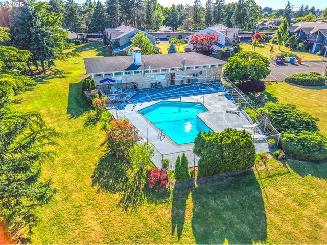 1802 Ne HOGAN Dr, Gresham, OR 97030