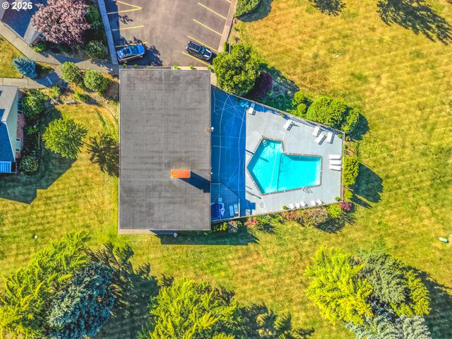 1802 Ne HOGAN Dr, Gresham, OR 97030