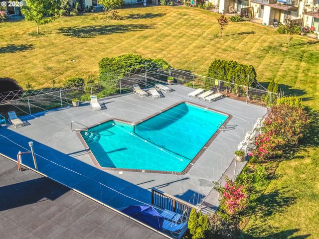 1802 Ne HOGAN Dr, Gresham, OR 97030