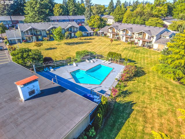 1802 Ne HOGAN Dr, Gresham, OR 97030