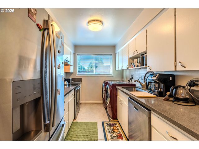 1802 Ne HOGAN Dr, Gresham, OR 97030
