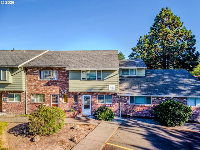 1802 Ne HOGAN Dr, Gresham, OR 97030