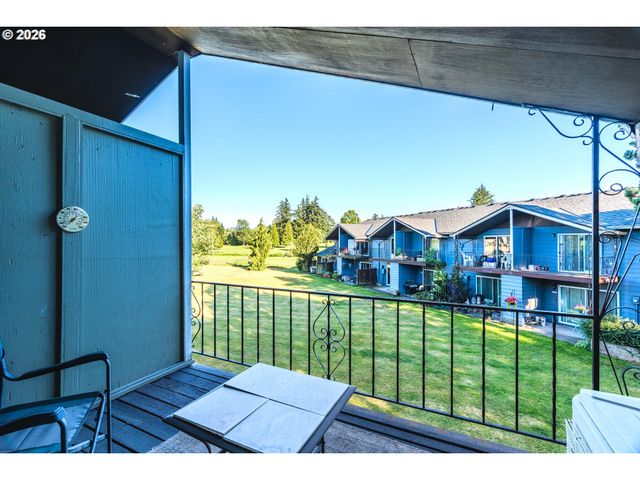 1802 Ne HOGAN Dr, Gresham, OR 97030