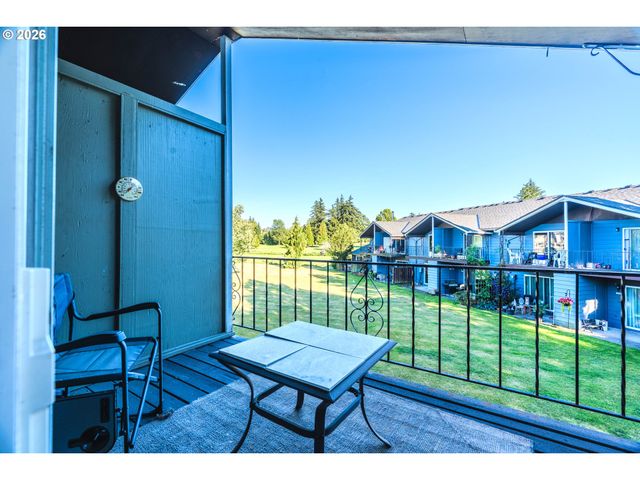 1802 Ne HOGAN Dr, Gresham, OR 97030