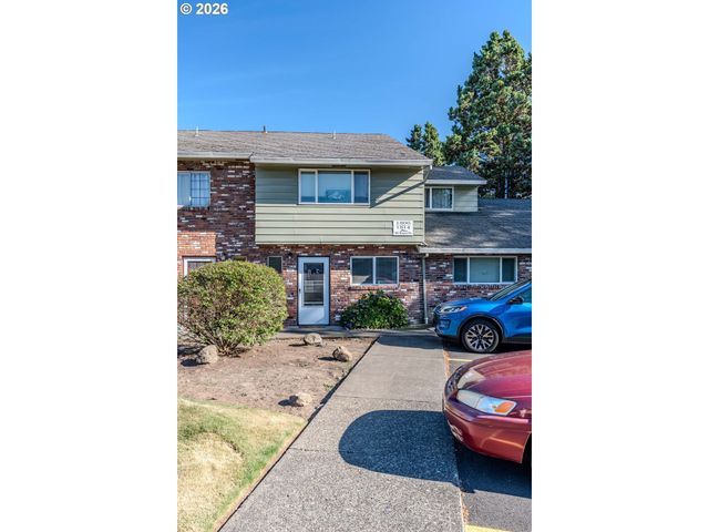 1802 Ne HOGAN Dr, Gresham, OR 97030