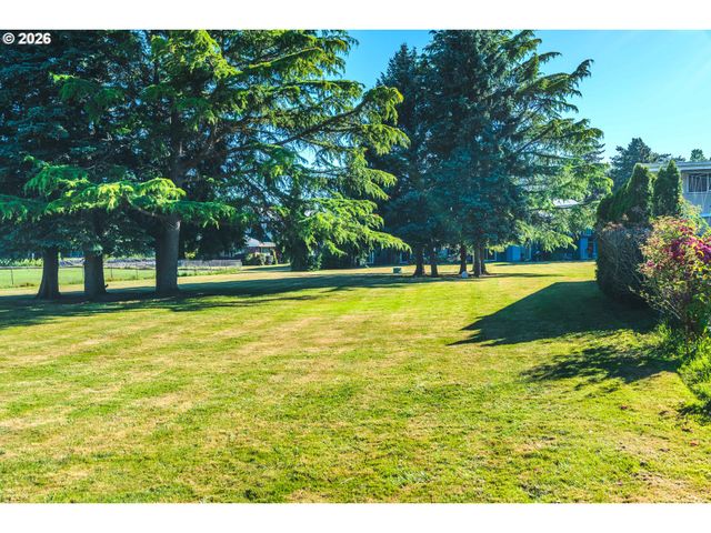 1802 Ne HOGAN Dr, Gresham, OR 97030