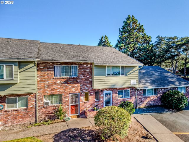 1802 Ne HOGAN Dr, Gresham, OR 97030
