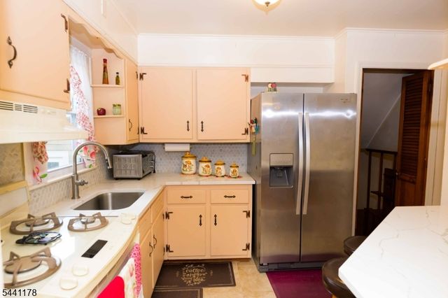 765 Grove St, Rahway City, NJ 07065