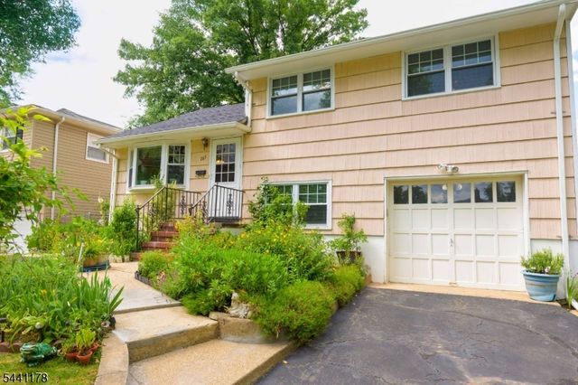 765 Grove St, Rahway City, NJ 07065