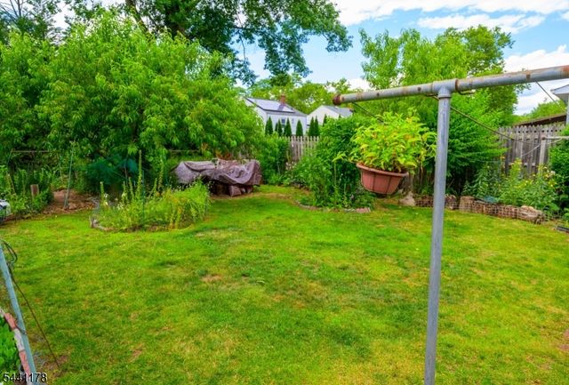 765 Grove St, Rahway City, NJ 07065