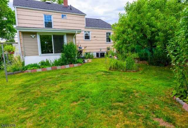 765 Grove St, Rahway City, NJ 07065