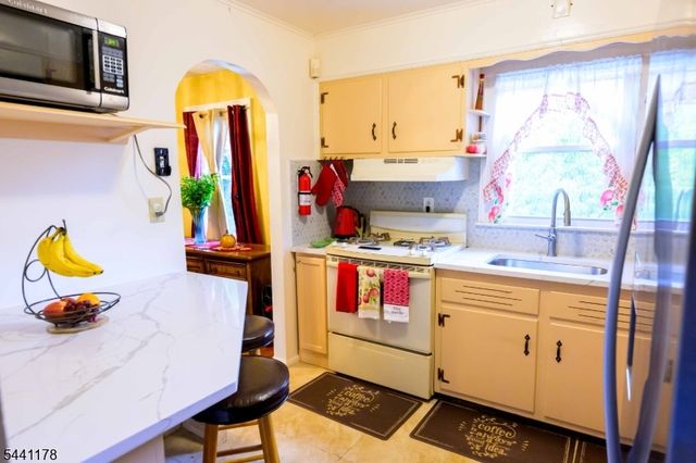 765 Grove St, Rahway City, NJ 07065