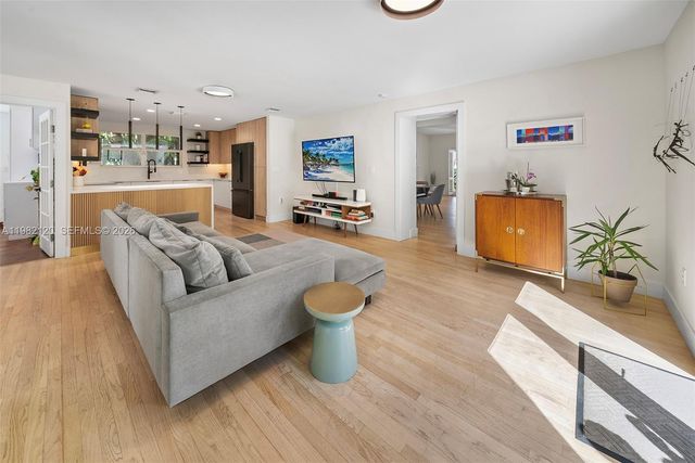 14 San Sebastian Ave, Coral Gables, FL 33134