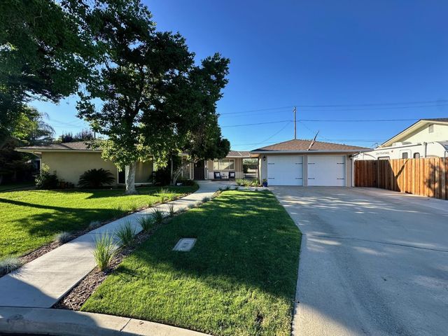 779 Almond Drive, Clovis, CA 93612