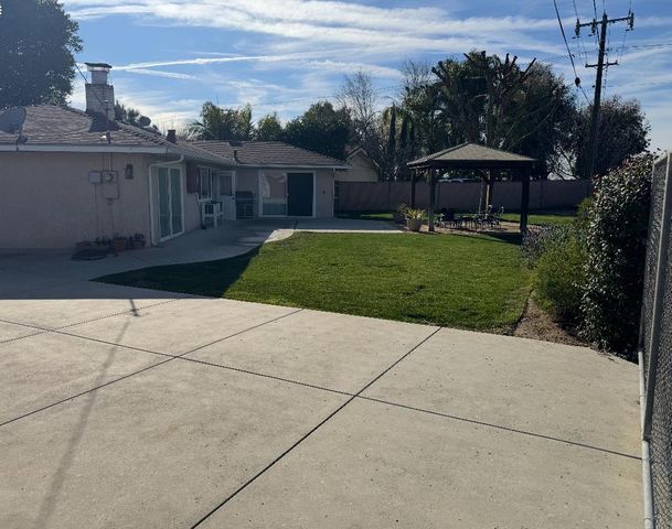 779 Almond Drive, Clovis, CA 93612