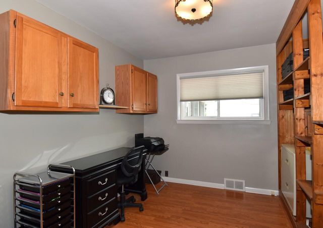 1485 S 94th STREET, West Allis, WI 53214
