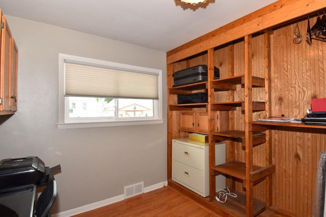 1485 S 94th STREET, West Allis, WI 53214