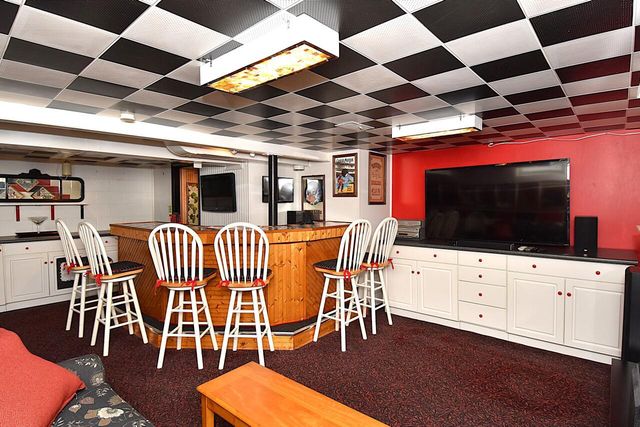 1485 S 94th STREET, West Allis, WI 53214
