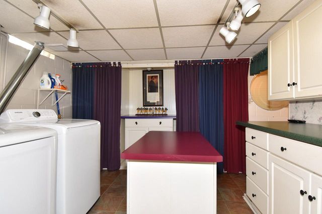 1485 S 94th STREET, West Allis, WI 53214