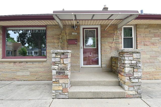 1485 S 94th STREET, West Allis, WI 53214