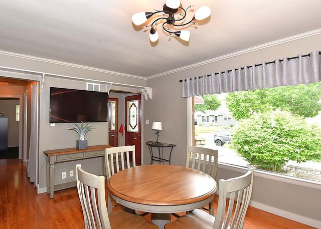 1485 S 94th STREET, West Allis, WI 53214